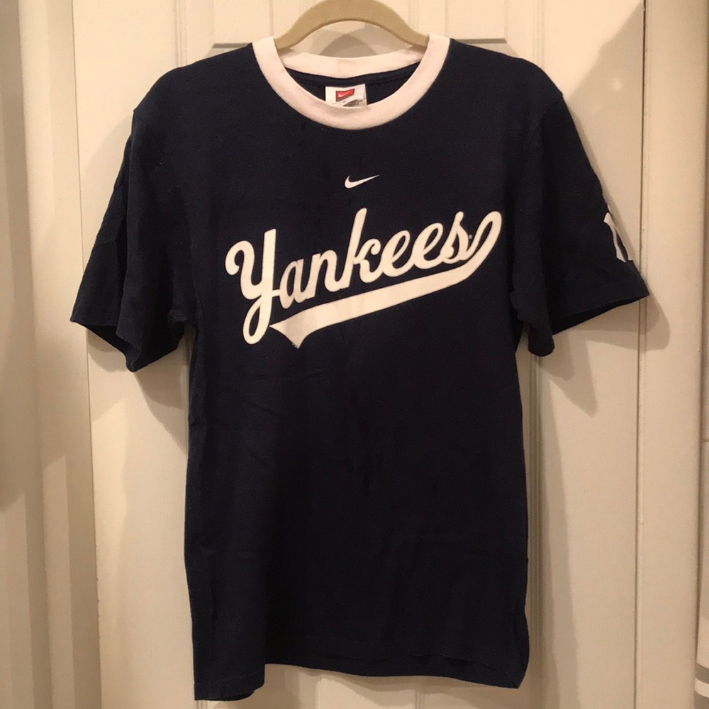 NY Yankees Navy Blue T-Shirt/White Trim. Boys Small